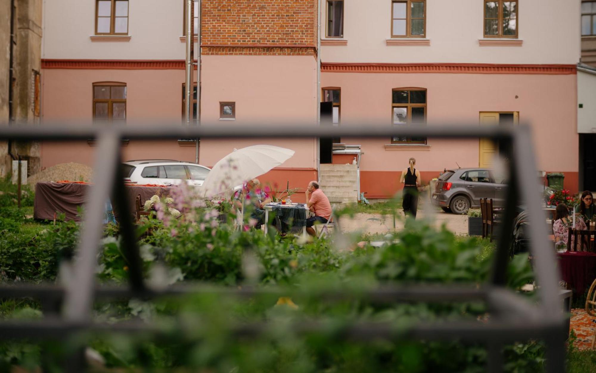 Buntes Nams Appartement Limbazi Buitenkant foto